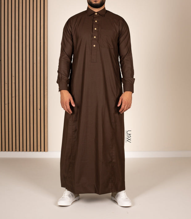 Chino Saudi Qamis - Brown